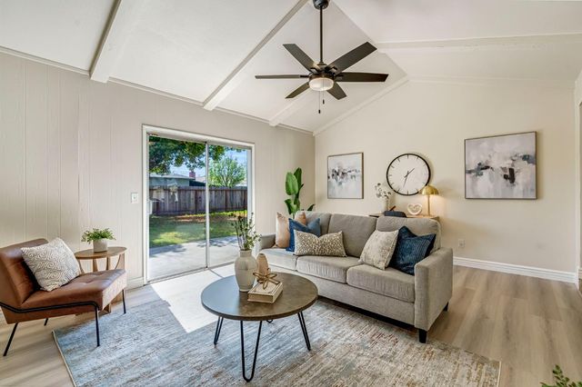 384 W Indianapolis, Clovis, CA 93612