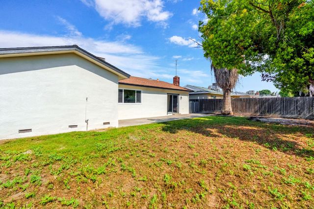 384 W Indianapolis, Clovis, CA 93612