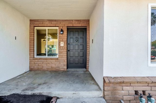 384 W Indianapolis, Clovis, CA 93612