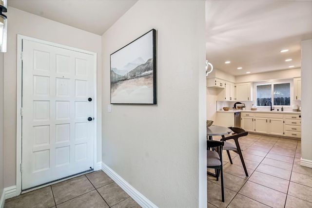 384 W Indianapolis, Clovis, CA 93612