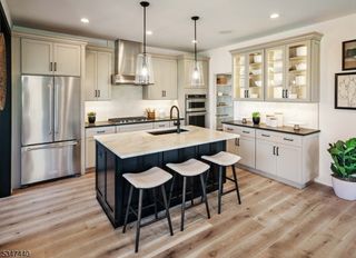 1 Blackmoor Ln, Randolph Twp., NJ 07869