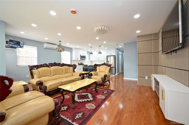 198-19 118th Avenue, Saint Albans, NY 11412