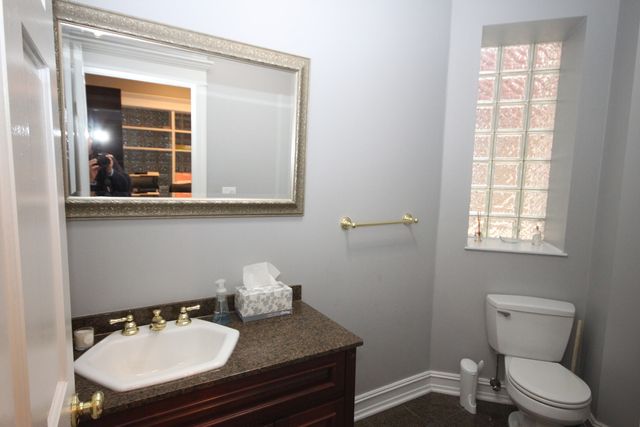 1336 W Belmont Avenue 1, Chicago, IL 60657