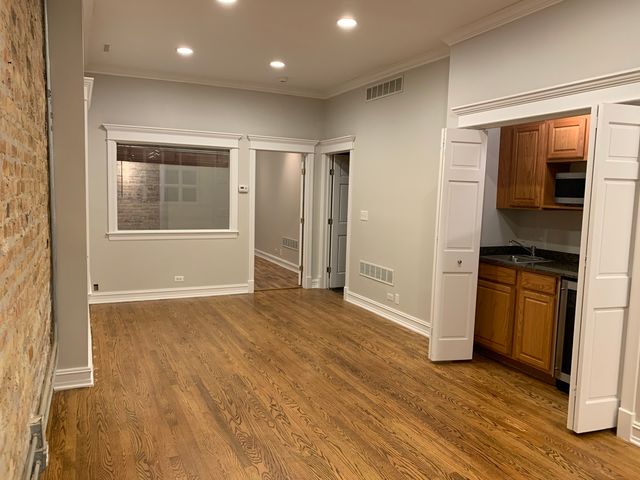 1336 W Belmont Avenue 1, Chicago, IL 60657