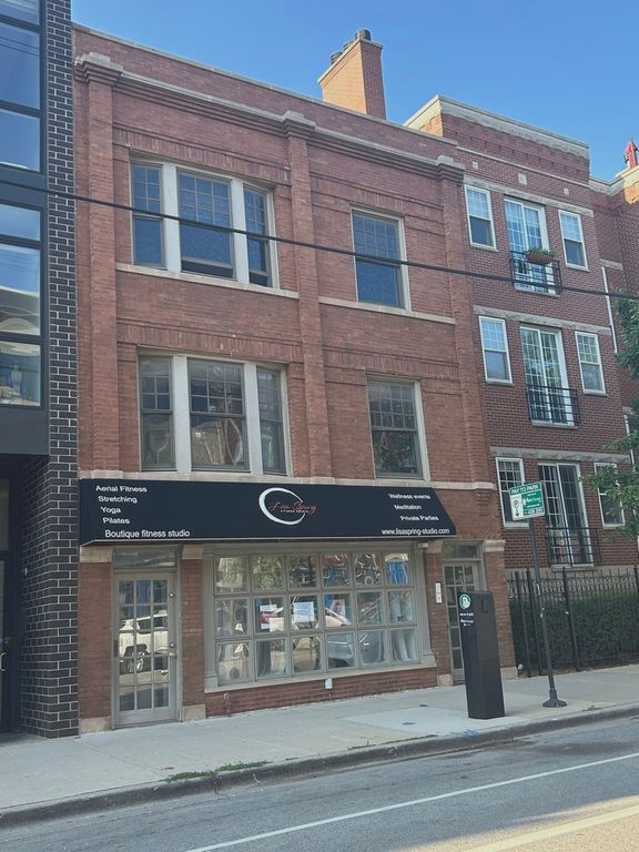 1336 W Belmont Avenue 1, Chicago, IL 60657