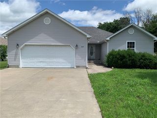 1019 S Hugh Street, Frontenac, KS 66763