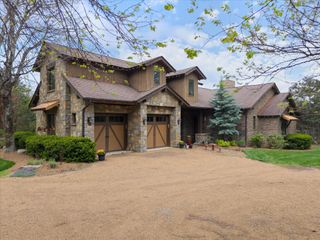 3261 Thoroughbred Dr, Hermitage, TN 37076