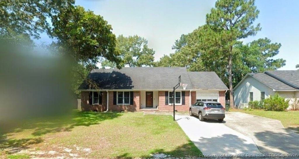 7490 Fairpoint Drive, Fayetteville, NC 28314 — exterior