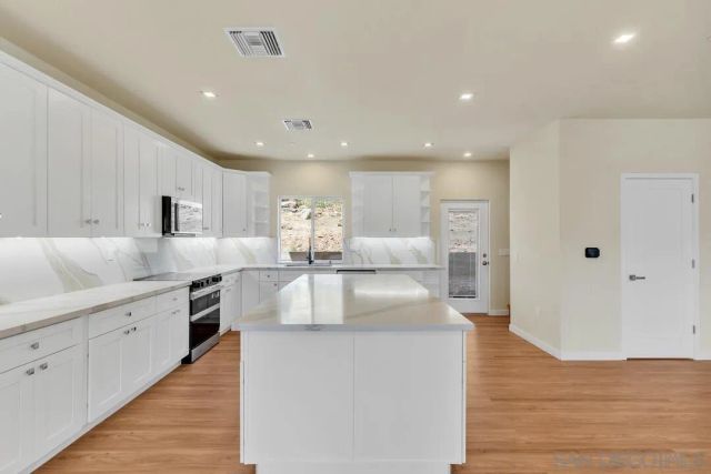 1302 La Presa, Spring Valley, CA 91977