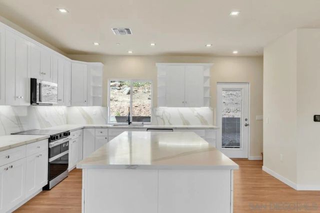1302 La Presa, Spring Valley, CA 91977