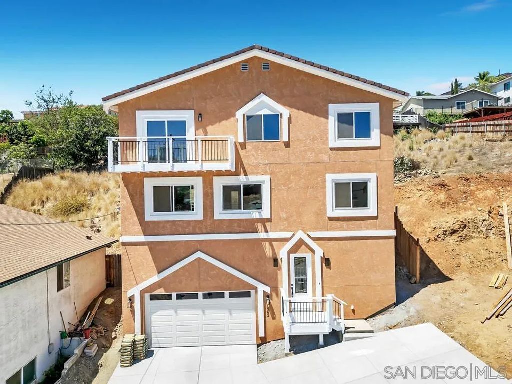 1302 La Presa, Spring Valley, CA 91977