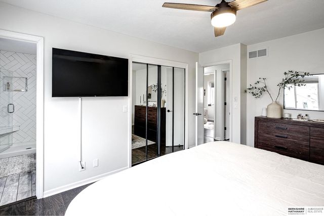 15353 Locust Street, Omaha, NE 68116