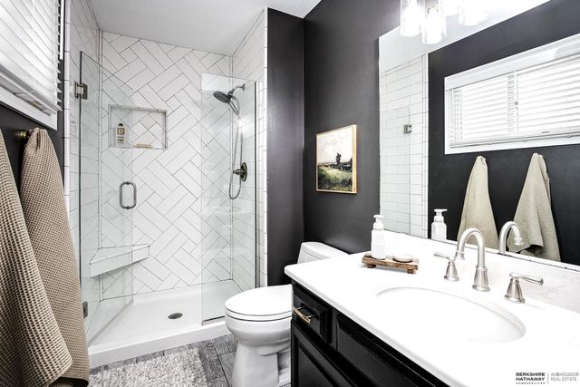 15353 Locust Street, Omaha, NE 68116