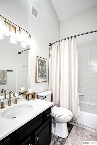 15353 Locust Street, Omaha, NE 68116