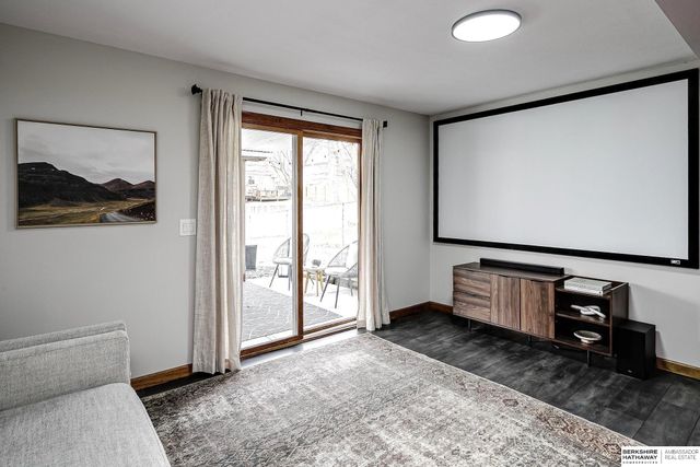 15353 Locust Street, Omaha, NE 68116