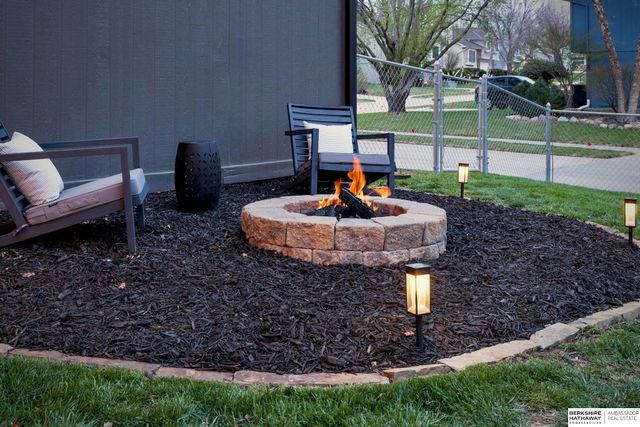 15353 Locust Street, Omaha, NE 68116