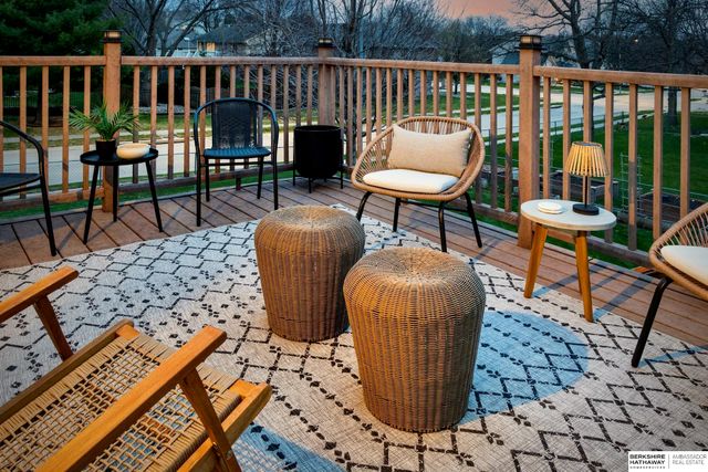 15353 Locust Street, Omaha, NE 68116