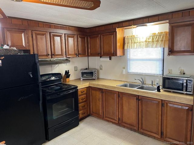 1 Brookside Drive, Southington, CT 06489