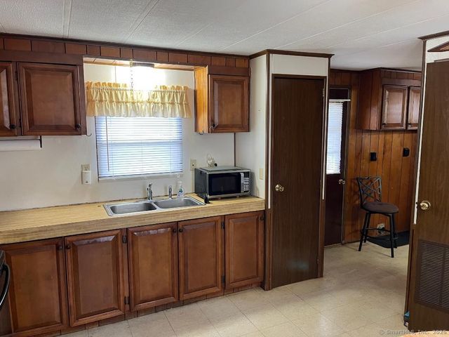 1 Brookside Drive, Southington, CT 06489