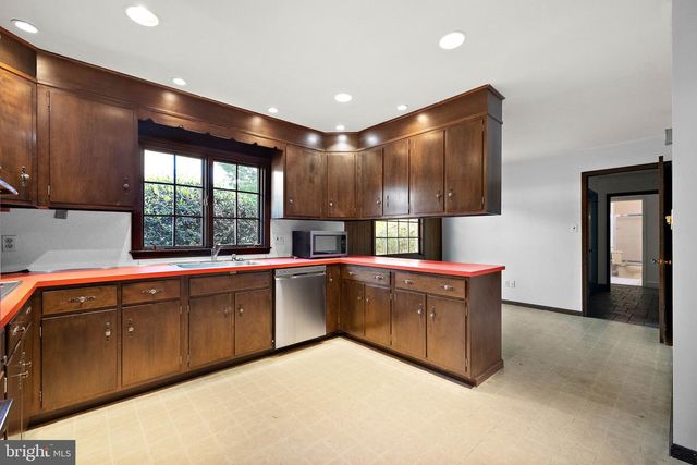 19 HARLECH DR, Wilmington, DE 19807