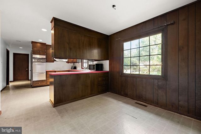 19 HARLECH DR, Wilmington, DE 19807