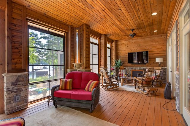 331 Blue Water Way, West Union, SC 29696