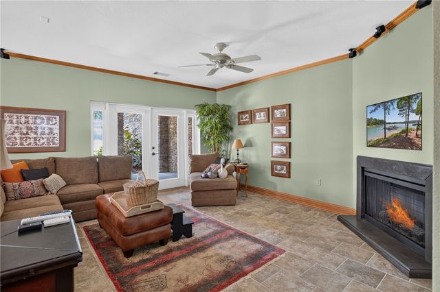 331 Blue Water Way, West Union, SC 29696