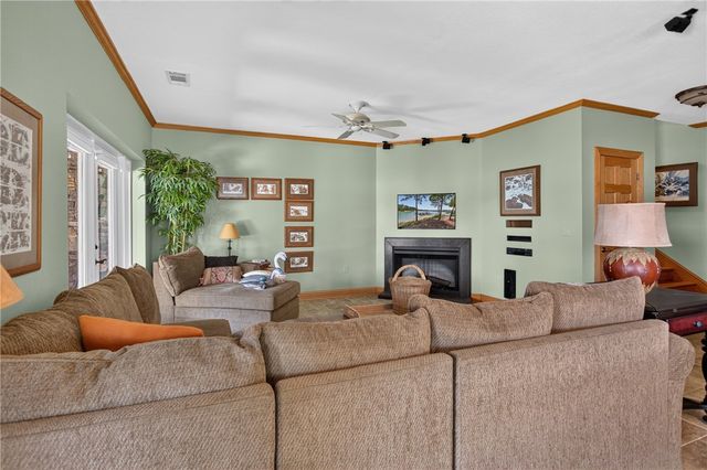 331 Blue Water Way, West Union, SC 29696