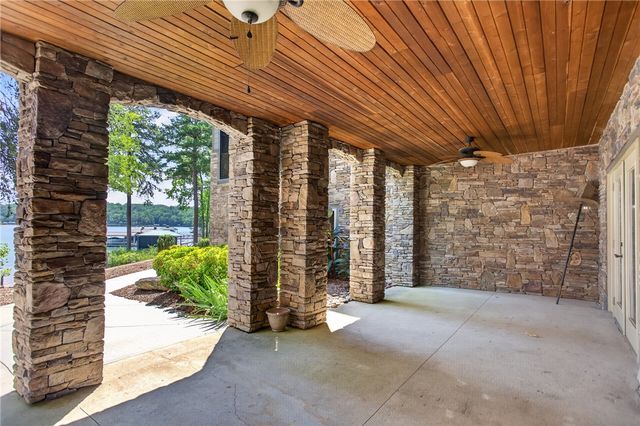 331 Blue Water Way, West Union, SC 29696