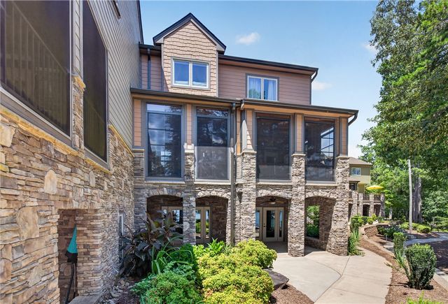 331 Blue Water Way, West Union, SC 29696