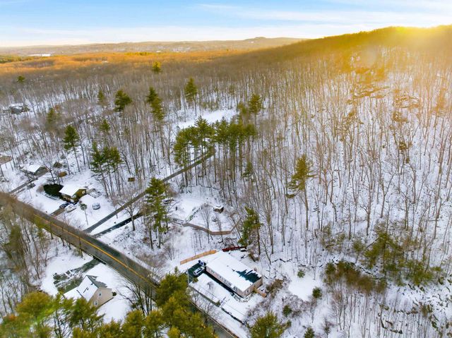 77 Straw Road, Manchester, NH 03102