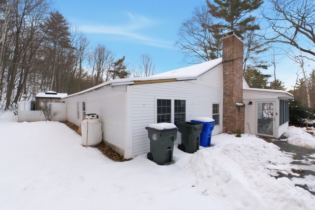 77 Straw Road, Manchester, NH 03102