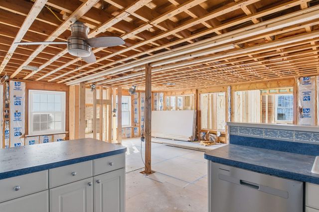 77 Straw Road, Manchester, NH 03102