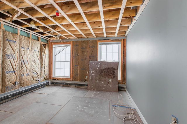 77 Straw Road, Manchester, NH 03102