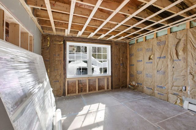 77 Straw Road, Manchester, NH 03102