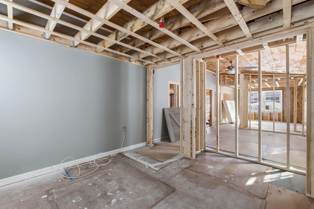 77 Straw Road, Manchester, NH 03102