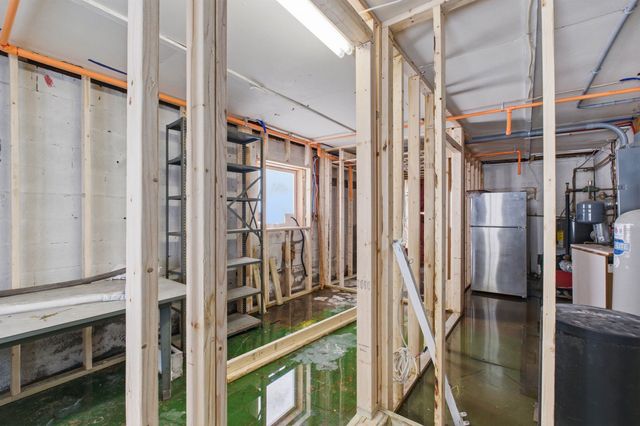 77 Straw Road, Manchester, NH 03102