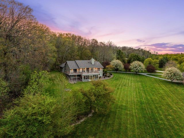 W6641 Briar RUN, Plymouth, WI 53073