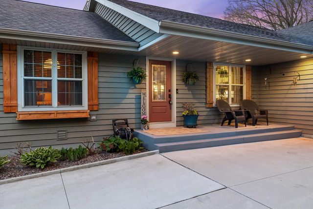W6641 Briar RUN, Plymouth, WI 53073