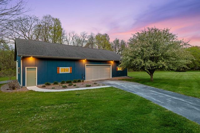W6641 Briar RUN, Plymouth, WI 53073