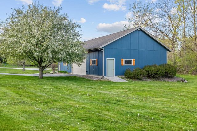 W6641 Briar RUN, Plymouth, WI 53073