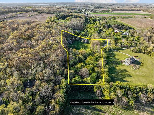 W6641 Briar RUN, Plymouth, WI 53073