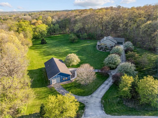 W6641 Briar RUN, Plymouth, WI 53073