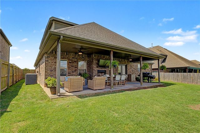 4202 SW Acres Avenue, Bentonville, AR 72713