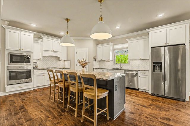 4202 SW Acres Avenue, Bentonville, AR 72713