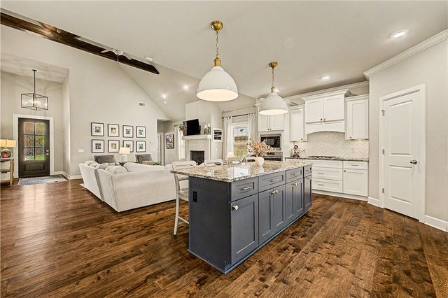 4202 SW Acres Avenue, Bentonville, AR 72713