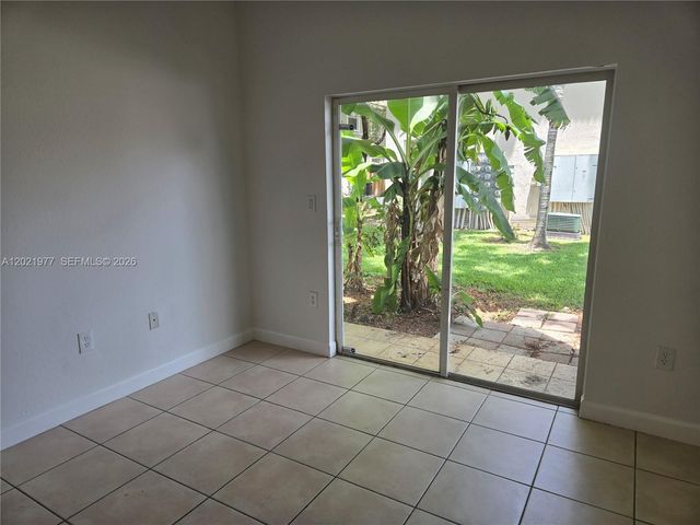 2755 SE 16th Ave 103, Homestead, FL 33035