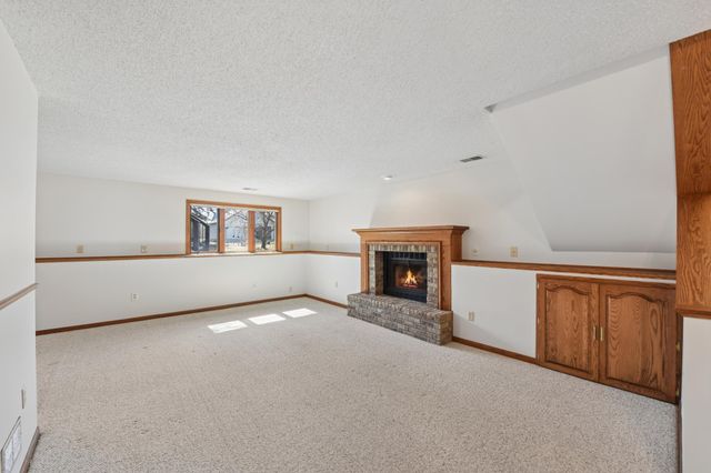 1270 Burke Avenue W, Roseville, MN 55113