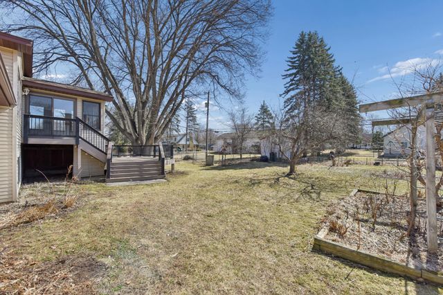 1270 Burke Avenue W, Roseville, MN 55113