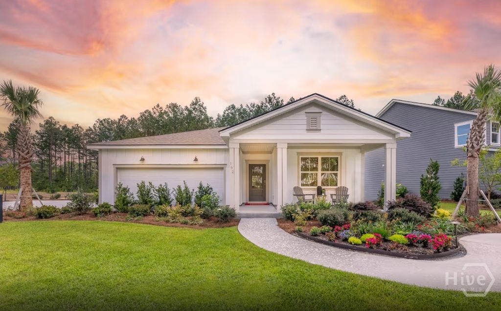 Image 1 of property listing at 186 Elwood Road, Richmond Hill, GA 31324